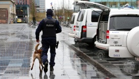 Politiecontrole met hond aan station Leuven